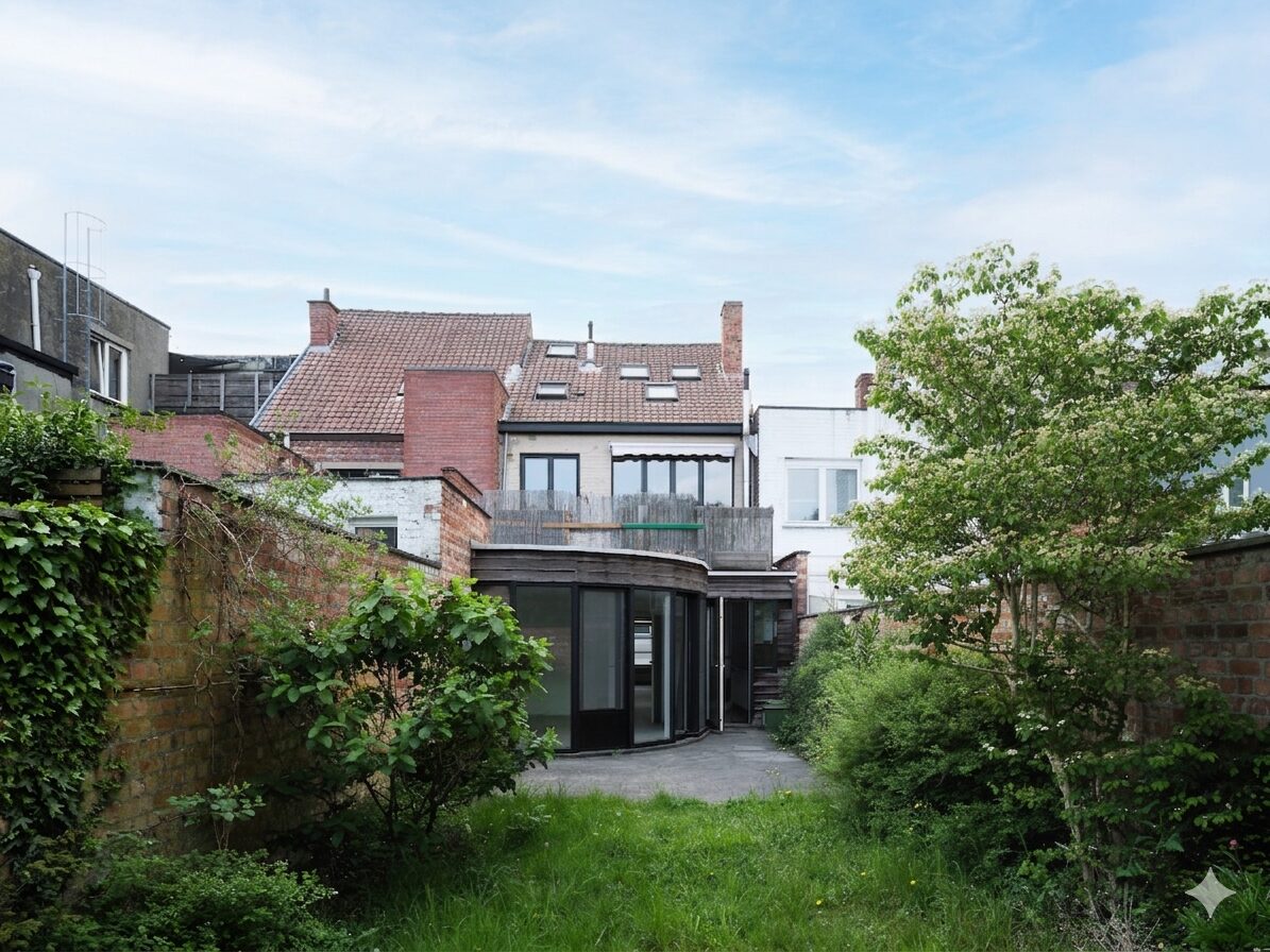 Lichtrijk gelijkvloers met ruime tuin op toplocatie, foto 1
